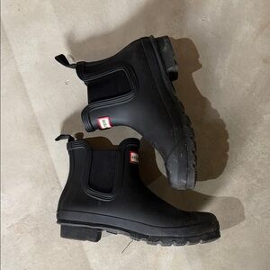 Hunter Matte Black Chelsea Rain Boots - Short Ankle